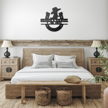 Wedding_horse_shoe_metal_art_Black_Farmhouse_Bedroom_Mockup.png